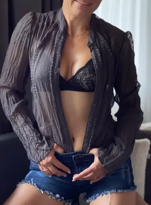 Suisse-Lady-Mature-German-Girl-Schweiz OnlyFans accounts